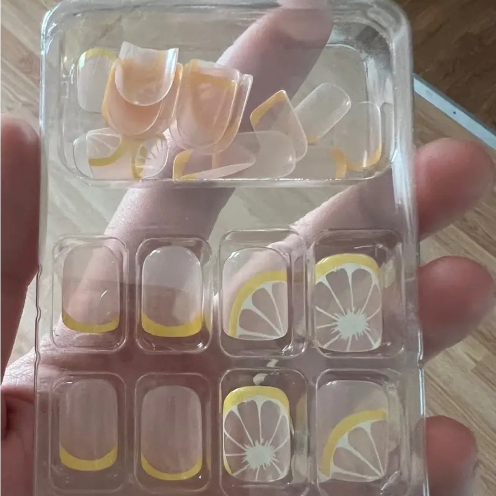 Summer lemon yellow French tip press on nails reusable 24 pcs short length NWT - Picture 8 of 15